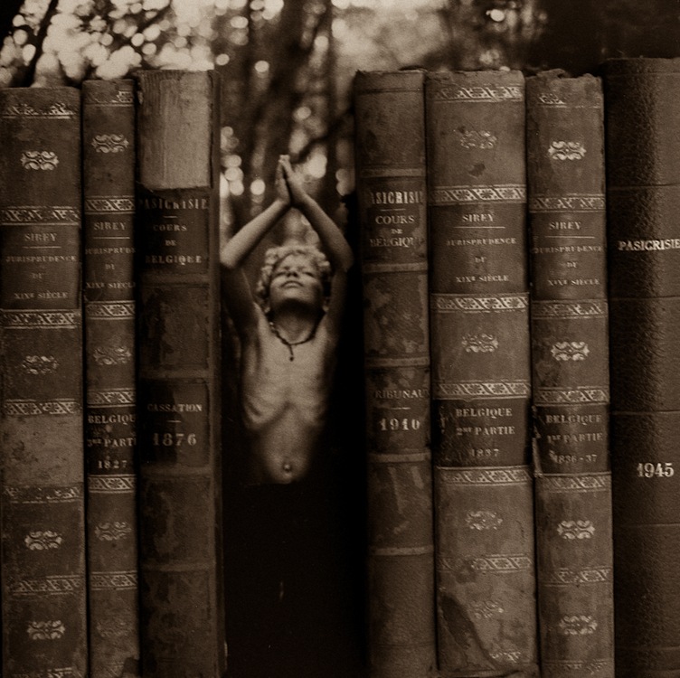 Lori Vrba : next page